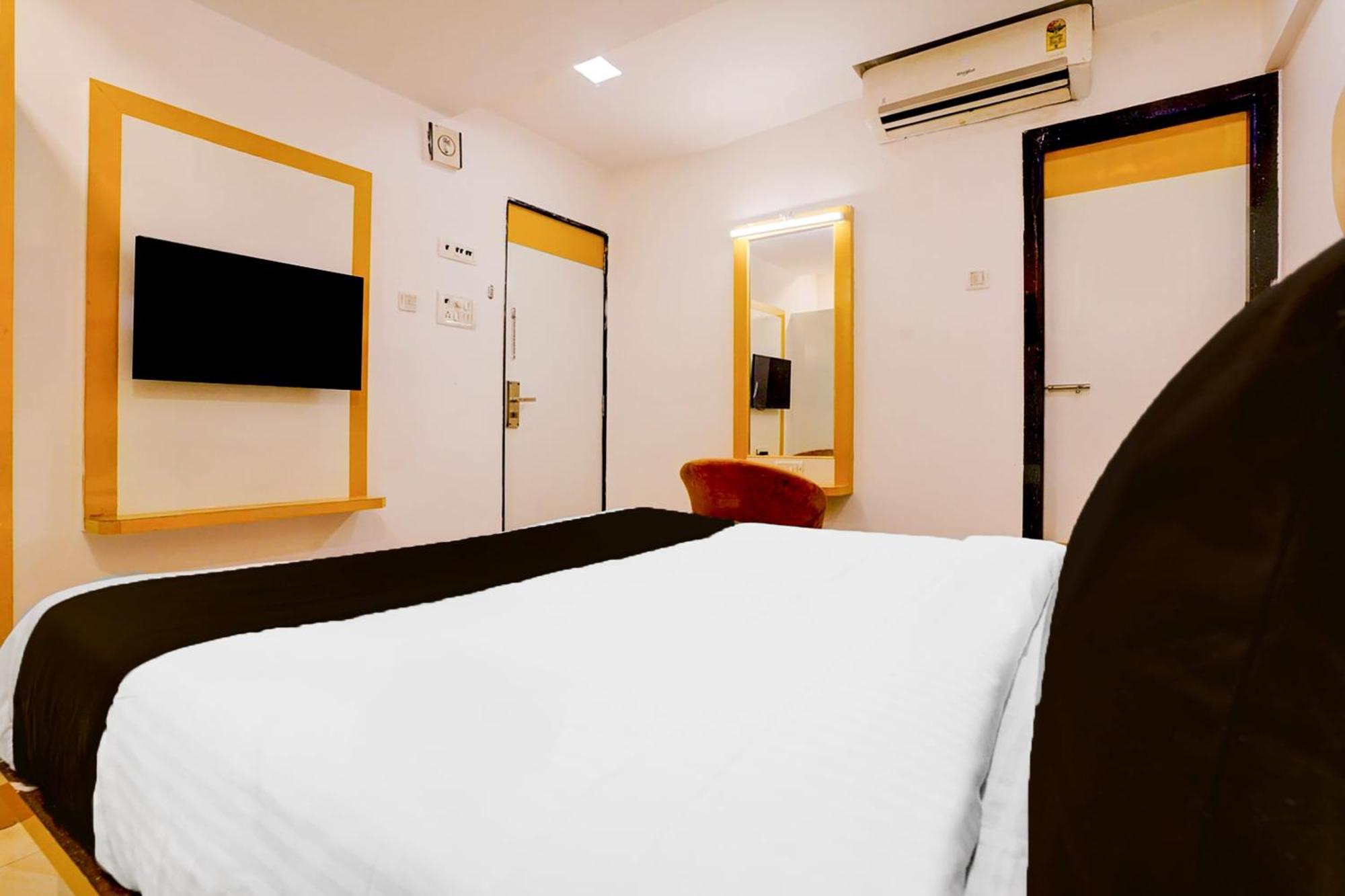 Super Collection O Andheri West Near Kokilaben Hospital Hotel Mumbai