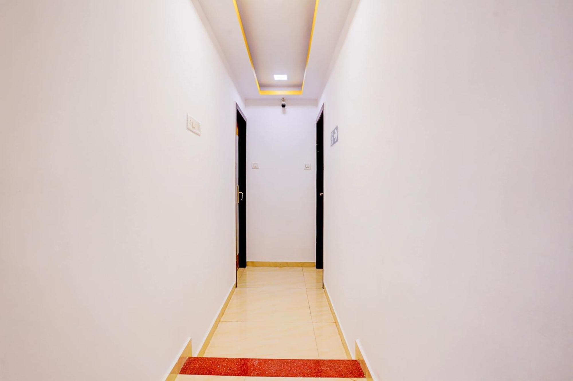 Super Collection O Andheri West Near Kokilaben Hospital Hotel